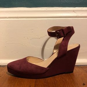Nine West wine/maroon suede wedge heels